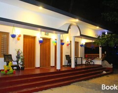Koko talo/asunto Marari Anna Beach Home Stay (Mararikulam, Intia)