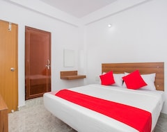 Khách sạn OYO 15695 Varcity Comforts (Bengaluru, Ấn Độ)