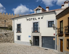 Hotel Puerta de la Santa (Ávila, İspanya)
