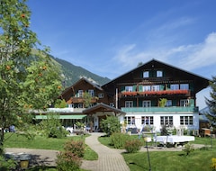 Hotel Waldrand (Lenk im Simmental, İsviçre)