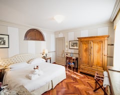 Khách sạn Hotel Villa Beccaris (Monforte d'Alba, Ý)