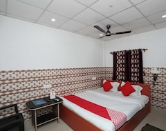 Hotel OYO Varsha Resort (Tezpur, India)