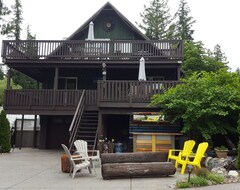 Toàn bộ căn nhà/căn hộ Alpine Village Resort (Mara Lake, Canada)