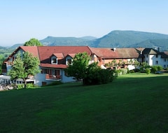Hotel The Originalsles Bergeronnettes (Champagneux, France)