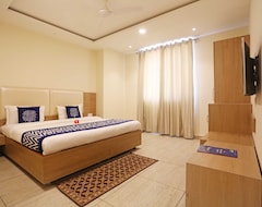OYO 4477 City Square Hotel (Haldwani, Indien)