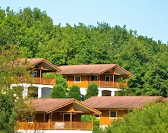 Khách sạn Village Du Soleil (Mauroux, Pháp)