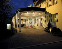Hotel-Restaurant Arneggers Adler (Tiefenbronn, Germany)