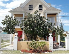 Hele huset/lejligheden Modern & Spacious Townhouse Near Beaches, Airport, Grocery Stores & Resataurants (Nassau, Bahamas)