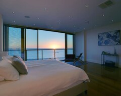 Entire House / Apartment Spectacular Panoramic Oceanview House (Stirling, Australia)