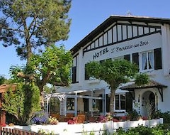 Hotel Logis - Emeraude des Bois (Mimizan, France)