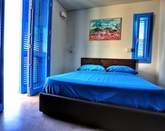 Khách sạn Solmaris Luxury Rooms (Maruggio, Ý)