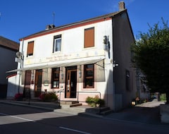 Otel Auberge du Vieux Moulin (Le Breuil, Fransa)