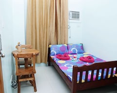 Hotel Rooms498 (Mandaluyong, Philippines)