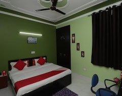 Hotel OYO Flagship 28604 Akki Residency (Noida, Indija)