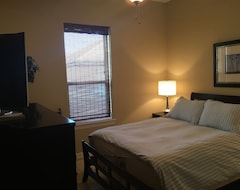Hotel Your Tropical Oasis Awaits. only steps from the beach (South Padre Island, USA)