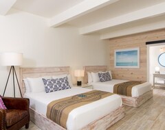 Hotel Beach Adventure Awaits! 3 Amazing Units, Pool, Parking, Gym, Bar And Restaurant! (Key West, USA)