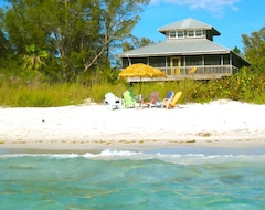 Otel Beachfront Bliss! Caribbean Style, Old-Florida Seaside Charm (Placida, ABD)