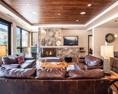 Steps From Chairlift - 4 Br Luxury Sleeps 10 W/ski Concierge & Hotel Services! (Vail, USA)