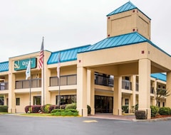 Hotel Quality Inn near Six Flags Douglasville (Douglasville, USA)