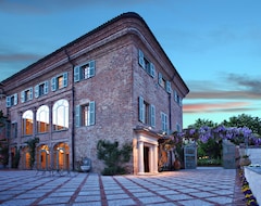 Khách sạn Relais Sant'Uffizio Wellness & Spa (Penango, Ý)