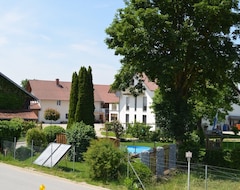 Koko talo/asunto Bright, Friendly Apartment With Private Garden, Right On The Danube Cycle Path (Winzer, Saksa)