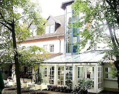 Khách sạn Burghotel Munzenberg (Münzenberg, Đức)