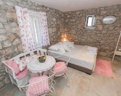 Koko talo/asunto Holiday Home Godinj (Selca, Kroatia)