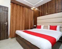 Khách sạn OYO 26689 Hotel Grand Vista (Zirakpur, Ấn Độ)