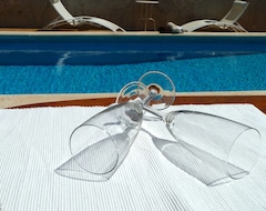Hele huset/lejligheden Modern Tasteful Flowerbed With Private Pool 100 Meters From Beach Located (Sa Rapita, Spanien)