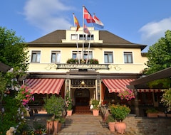 Khách sạn Hotel Unter den Linden (Rüdesheim am Rhein, Đức)