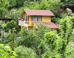 Hotel Birdsong and Beyond By Opensky (Pauri, Indija)