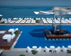 Veer Boutique Hotel & Beach Club (Jounieh, Líbano)