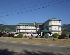 Hotel Motel 99 (Grand Forks, Canada)