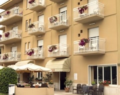 Khách sạn Hotel Romeo (Torri del Benaco, Ý)