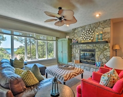 Entire House / Apartment Lake Keowee Resort Condo W/ Balcony & Pool Access! (Seneca, USA)