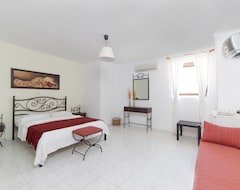 Huoneistohotelli Agerino (Chalki, Kreikka)
