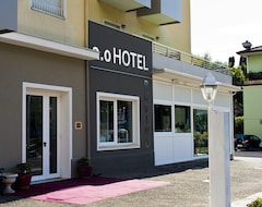 Khách sạn Hotel Rubino (Nago Torbole, Ý)