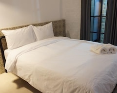 Hotel V1 Room (Udon Thani, Tajland)