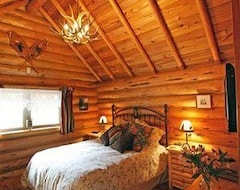 Koko talo/asunto Banff Log Cabin (Banff, Kanada)