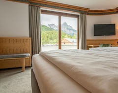 Khách sạn Hotel Tyrol Am Haldensee (Grän-Haldensee, Áo)