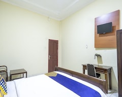 Khách sạn Spot On 3978 Hotel Danau Indah (Bekasi, Indonesia)