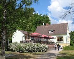 Khách sạn Am Jörnberg (Krakow am See, Đức)