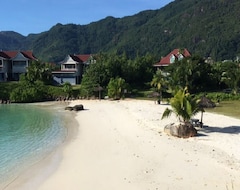 Căn hộ có phục vụ Luxury apartment set on a private island – Eden Island – with wireless Internet (Bel Ombre, Seychelles)