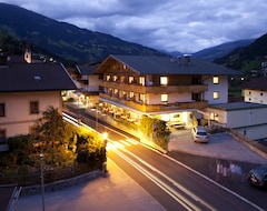 Hotel Zillertaler Weinstadl (Hippach, Austria)