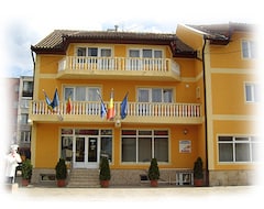 Hotel Queen (Arad, Romania)