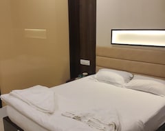 Hotel The Shelter  And Resorts (Thane, Indija)