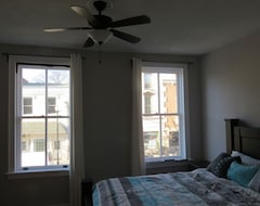 Koko talo/asunto Quiet 2 Bed Historic Condo W Laundry @ Abolitionist Ale Works Charles Town #300 (Charles Town, Amerikan Yhdysvallat)