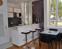 Tüm Ev/Apart Daire High-Quality Apartment For 5 People. Parking, Wi-Fi, Calm, Everything Nearby (La Rochelle, Fransa)