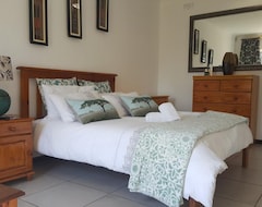 Khách sạn 8 Ibis Lane Guest House (Fourways, Nam Phi)