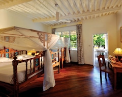 Khách sạn Sandies Tropical Village (Malindi, Kenya)